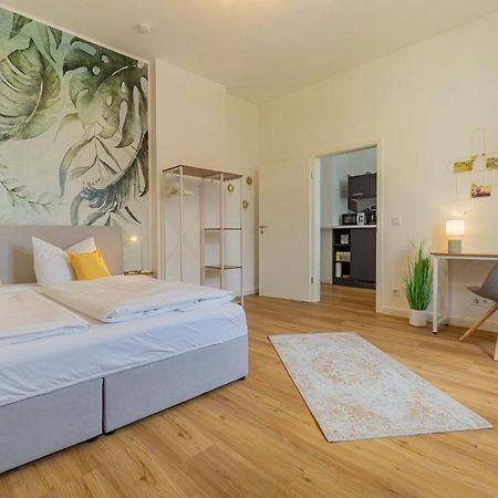 Modernes Apartment - Zentral, Ruhig, Wlan, Netflix, Kueche, Schreibtisch, Parkplatz, Waschtrockner Котбус Екстериор снимка