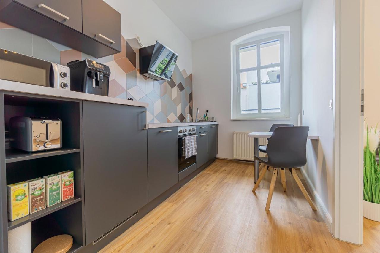 Modernes Apartment - Zentral, Ruhig, Wlan, Netflix, Kueche, Schreibtisch, Parkplatz, Waschtrockner Котбус Екстериор снимка