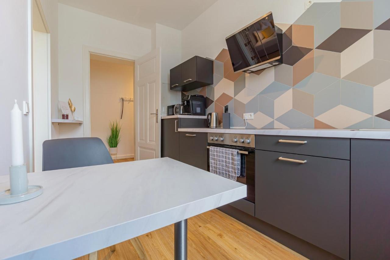 Modernes Apartment - Zentral, Ruhig, Wlan, Netflix, Kueche, Schreibtisch, Parkplatz, Waschtrockner Котбус Екстериор снимка