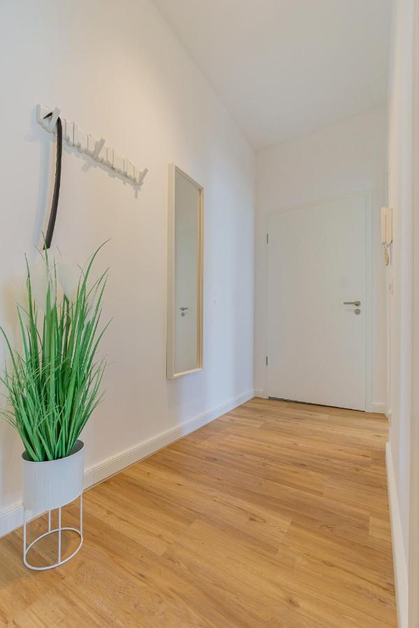 Modernes Apartment - Zentral, Ruhig, Wlan, Netflix, Kueche, Schreibtisch, Parkplatz, Waschtrockner Котбус Екстериор снимка