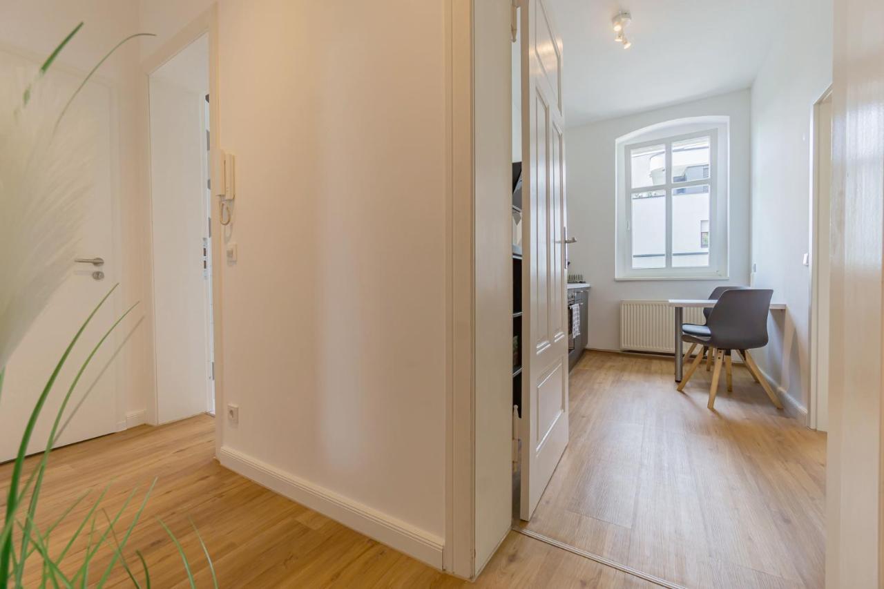 Modernes Apartment - Zentral, Ruhig, Wlan, Netflix, Kueche, Schreibtisch, Parkplatz, Waschtrockner Котбус Екстериор снимка